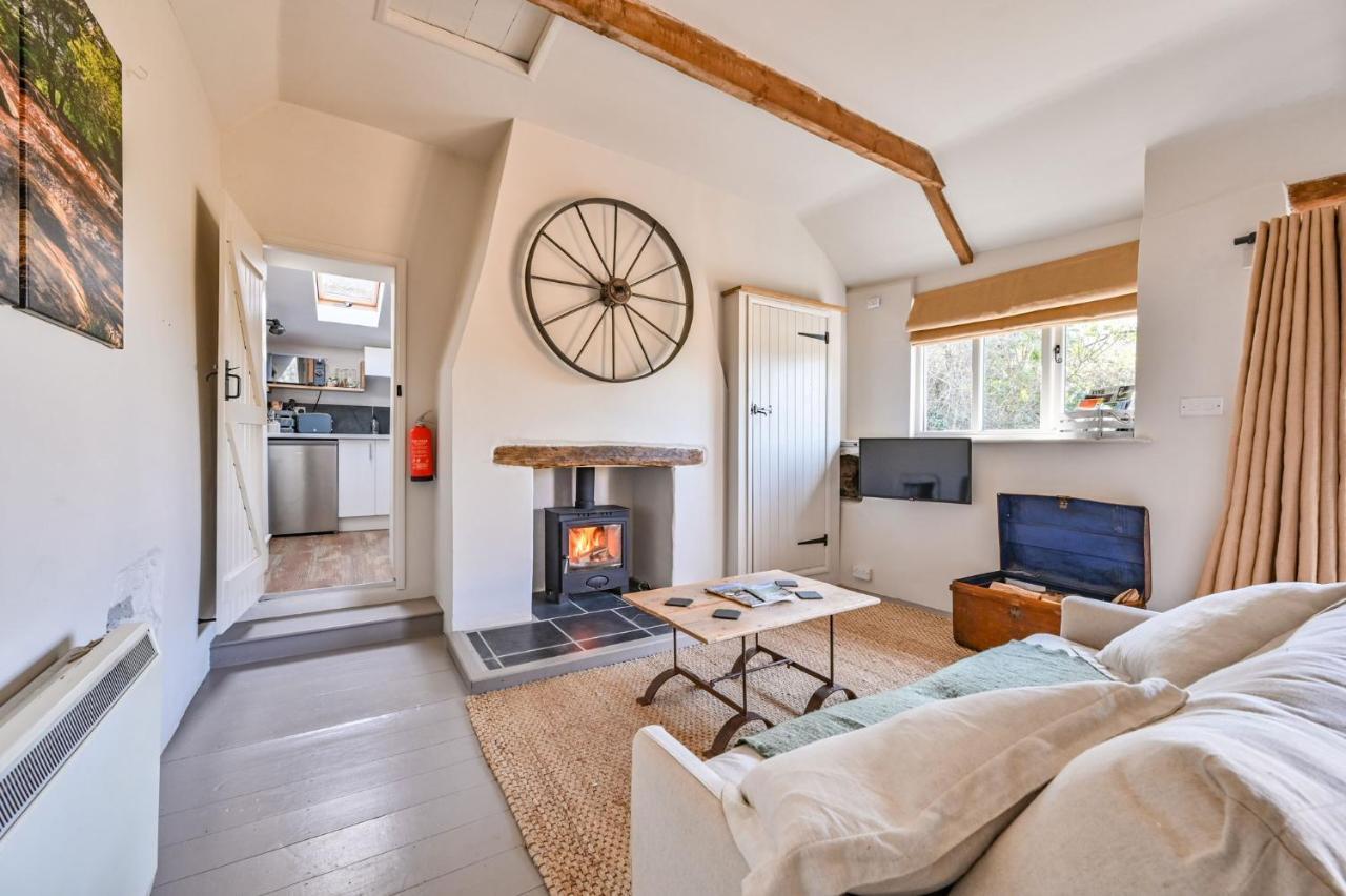 The Bothy - A Cosy Little Rustic Barn * Parracombe