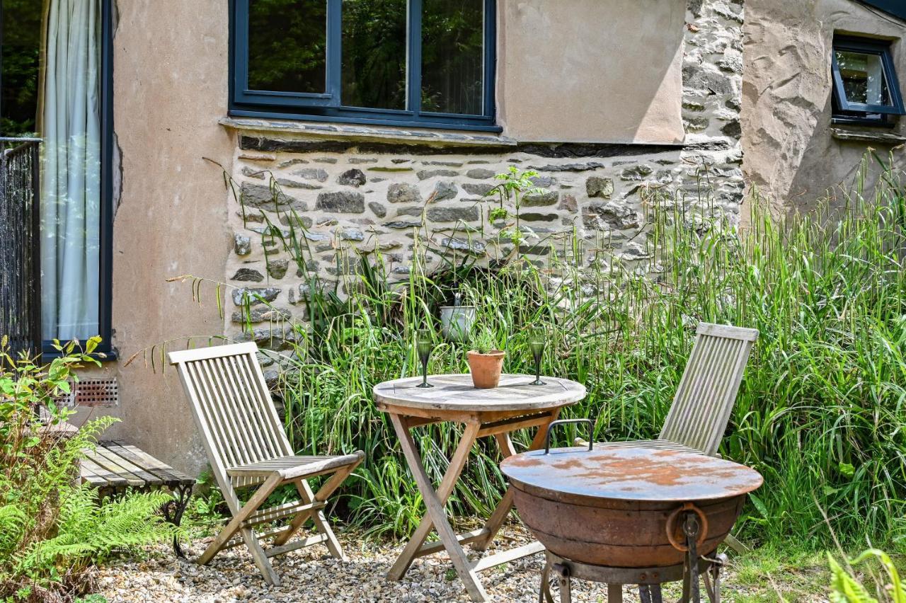 The Bothy - A Cosy Little Rustic Barn * Parracombe