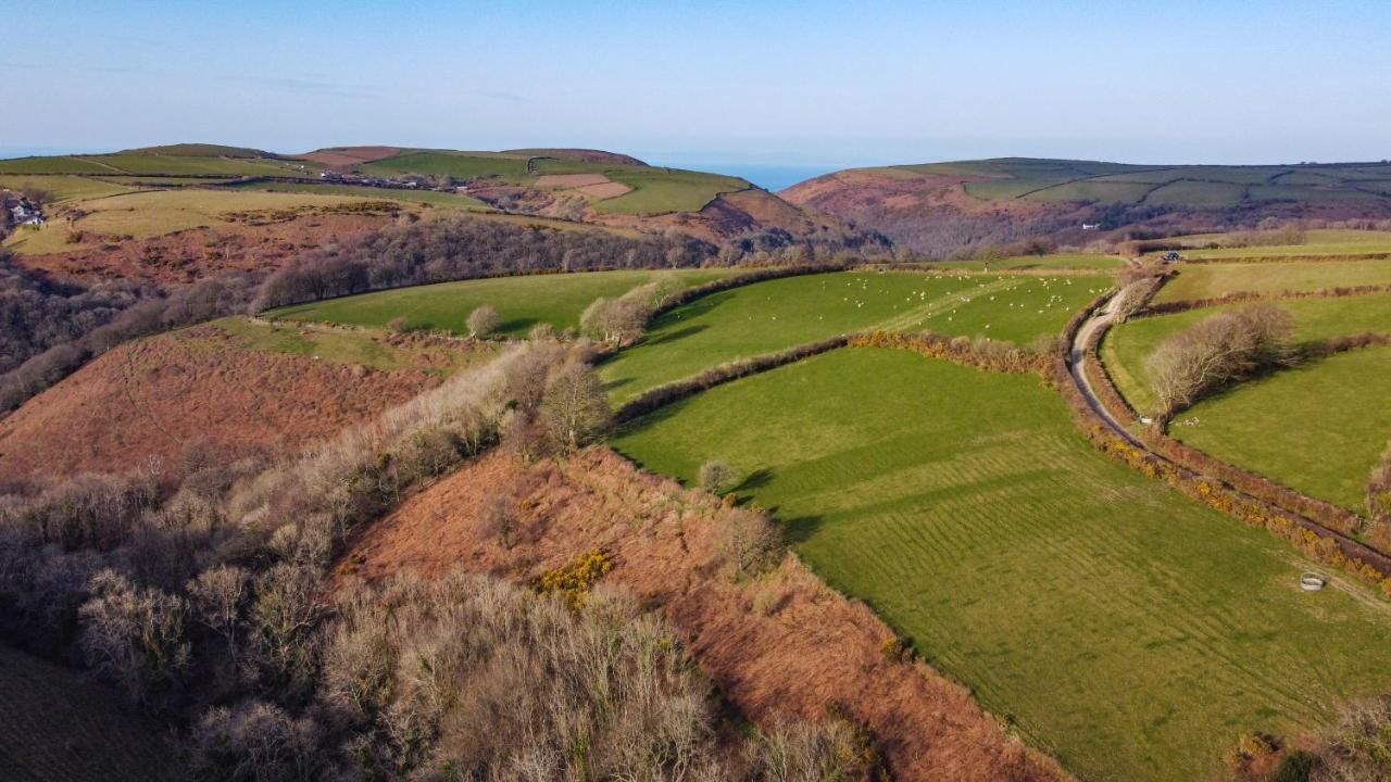 The Bothy - A Cosy Little Rustic Barn Holiday home Parracombe